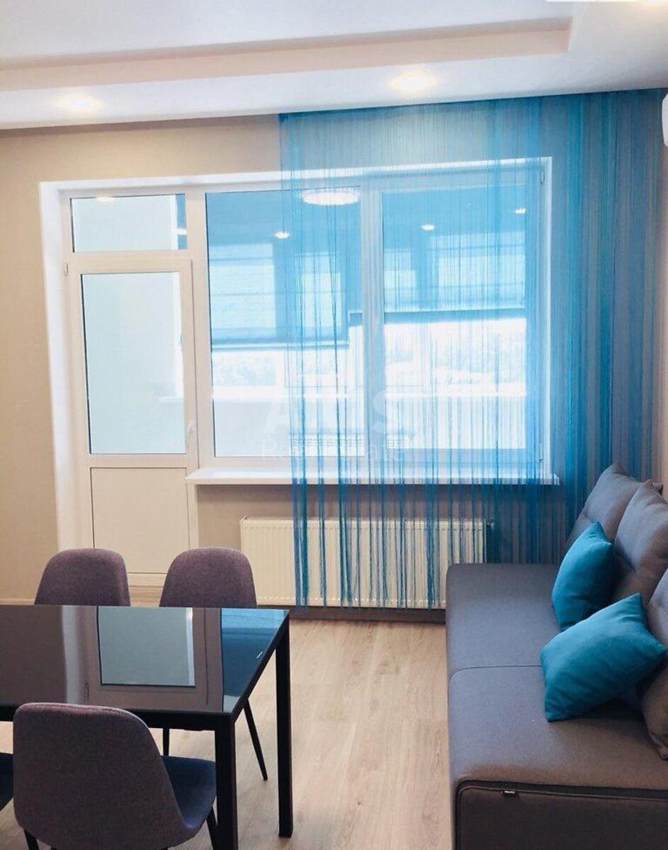 1k apartment pl. Obolons'ka 1, корп. 12