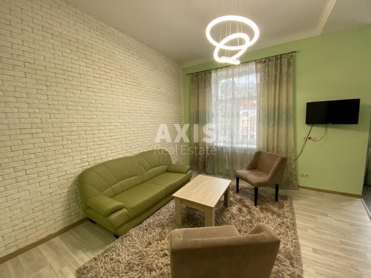 3k apartment vul. Vozdvyzhens'ka 181