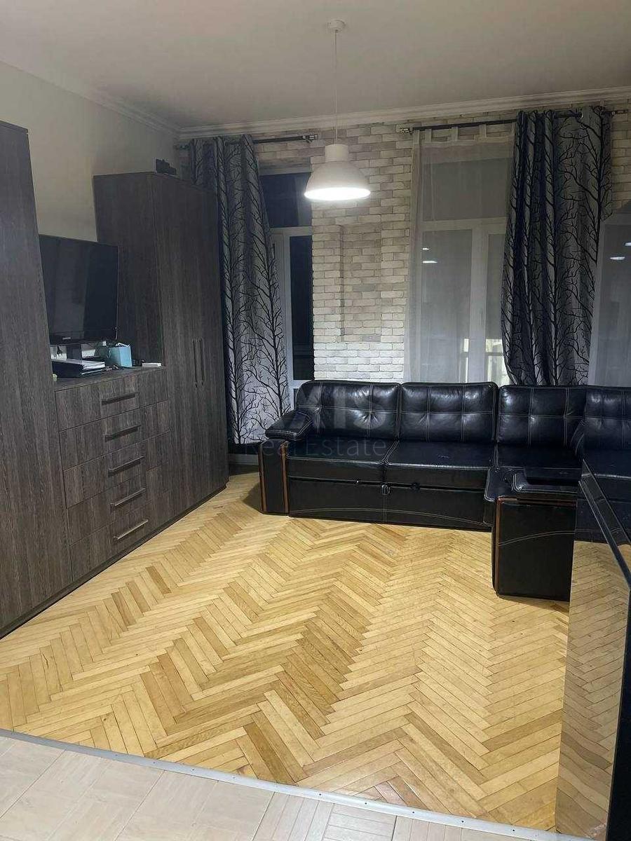 2k apartment vul. Volodymyrs'ka 71