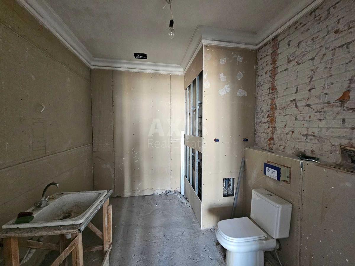 5k apartment vul. Grushevs'kogo Myhajla 9А0