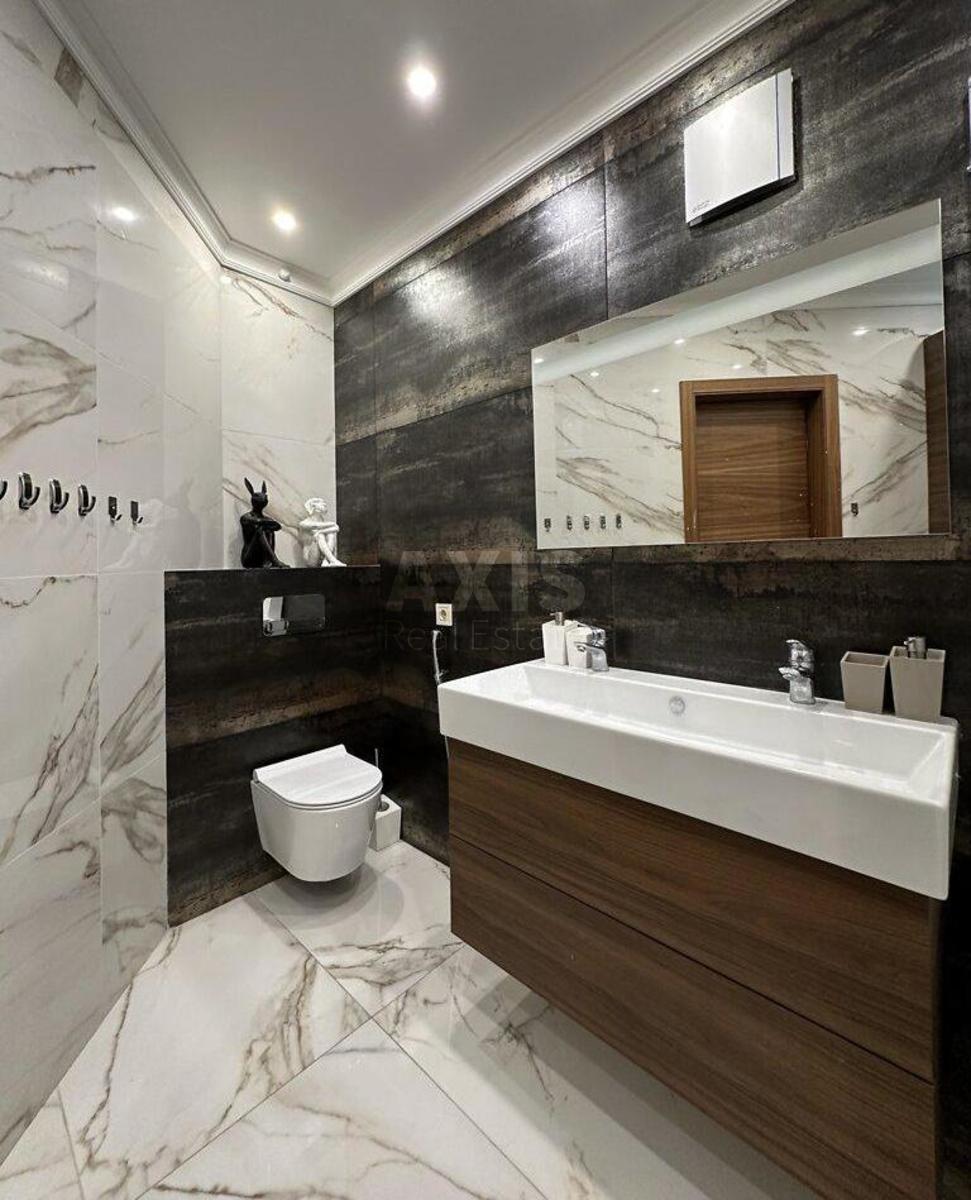 3k apartment vul. Lypkivs'kogo Vasylja Mytropolyta 16Г5