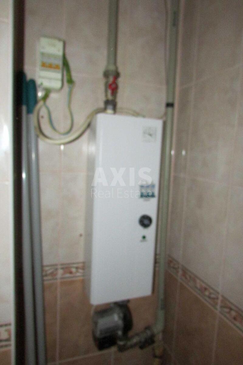 Office pr-t Bazhana Mykoly 14, 58m26