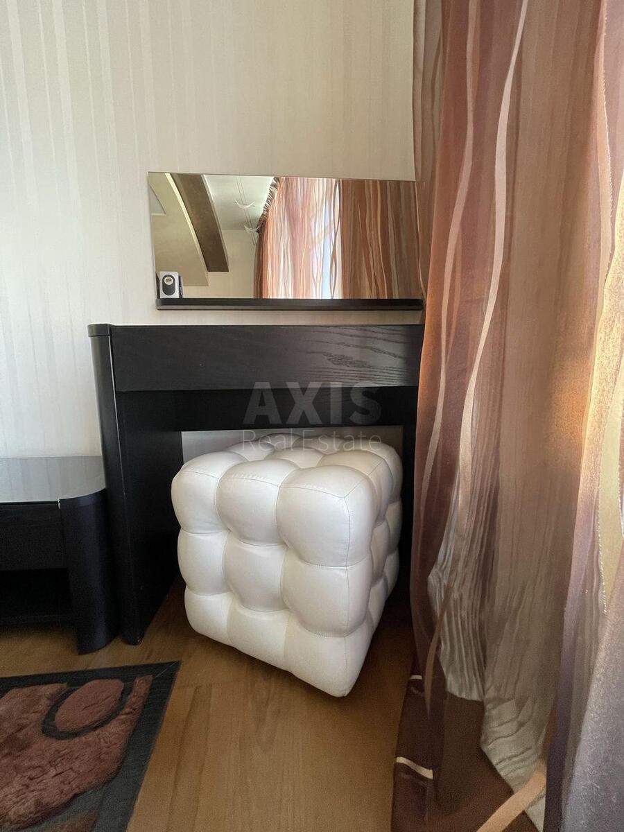3k apartment vul. Ushakova Mykoly 1А3