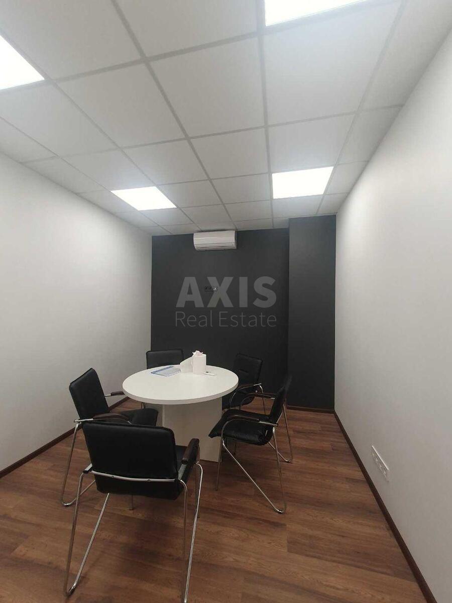 Office vul. Kostjantynivs'ka 75, 218m29