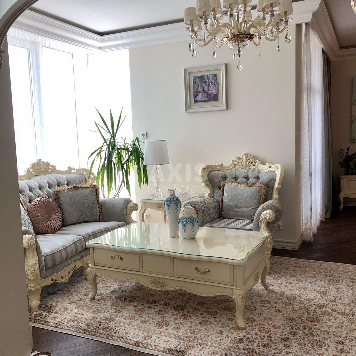 4k apartment vul. Kudri Ivana 70