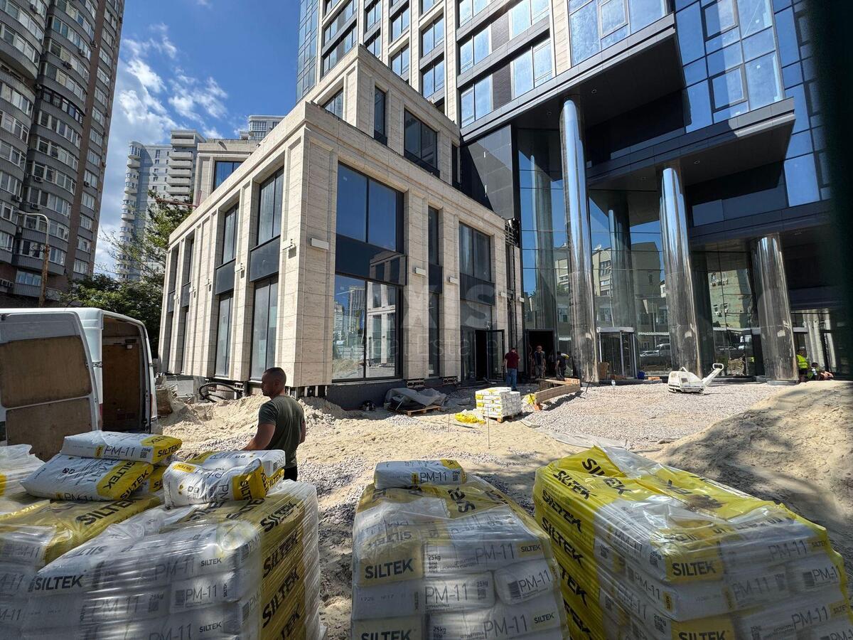Объект сервиса ул. Антоновича 136А, 368м2592870