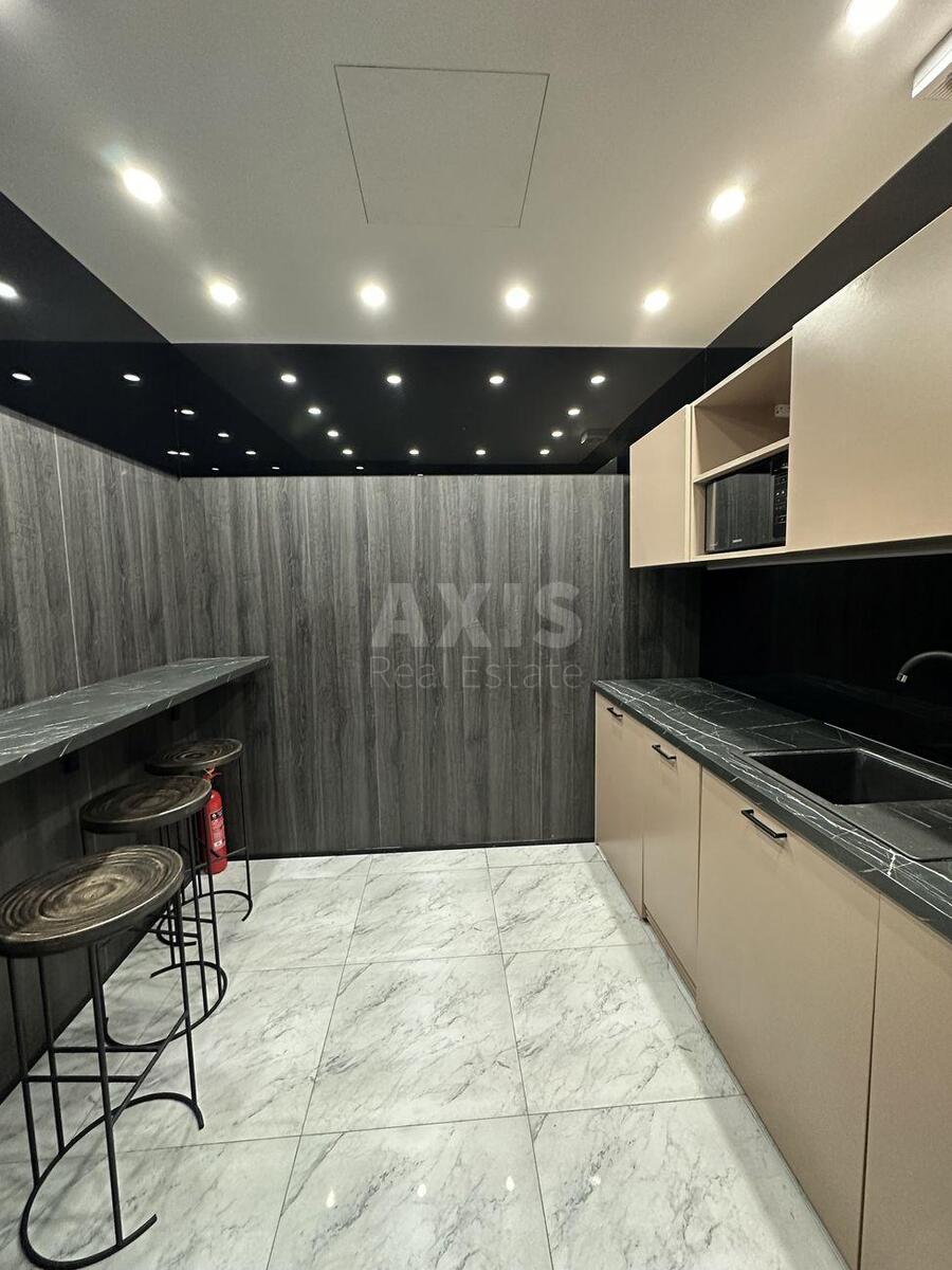 Office uzv. Klovs'kyj 7, 170m26