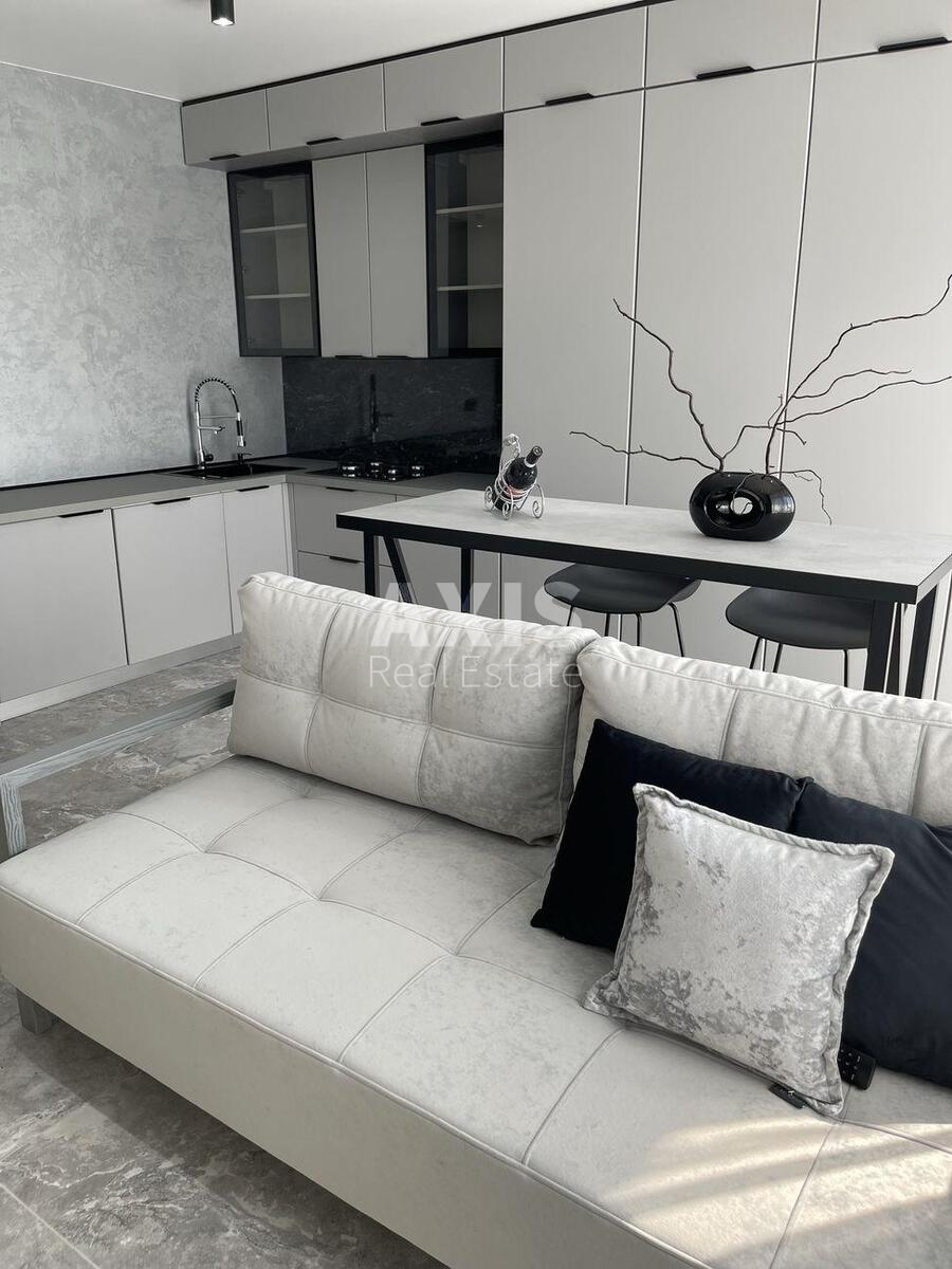 2k apartment vul. Bogatyrs'ka 323