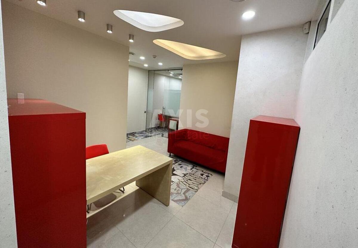 Office vul. Jevgena Konoval'cja 32Б, 60m24