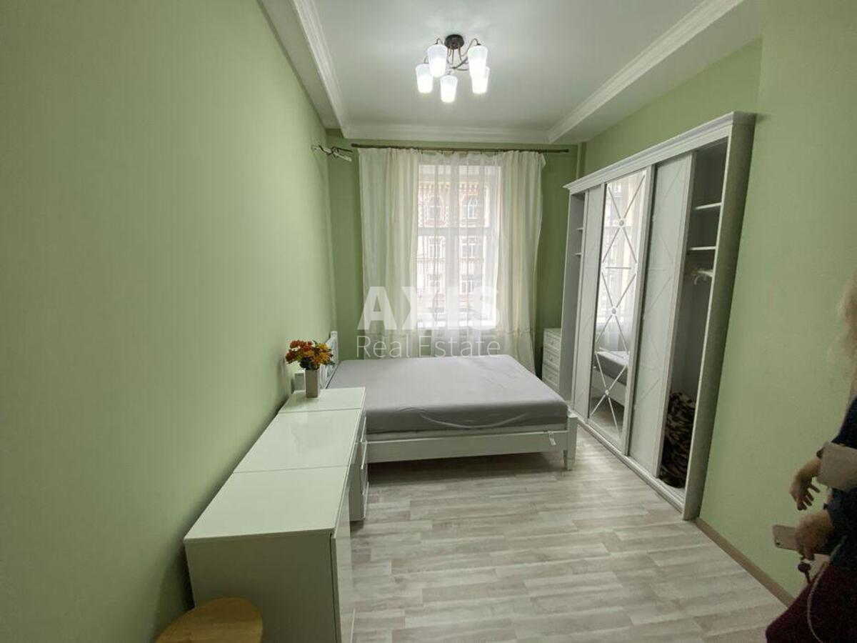 3k apartment vul. Vozdvyzhens'ka 182