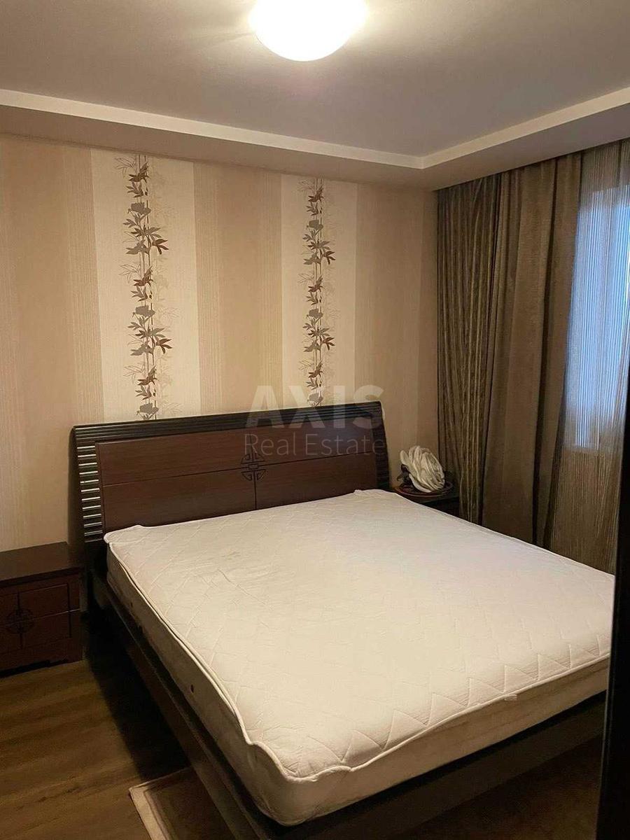 3k apartment vul. Bal'zaka Onore de 83