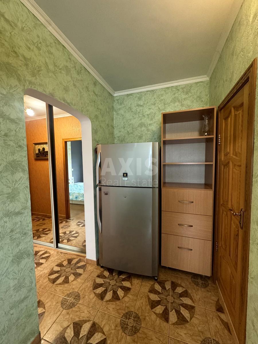 2k apartment vul. Sribnokil's'ka 16615233