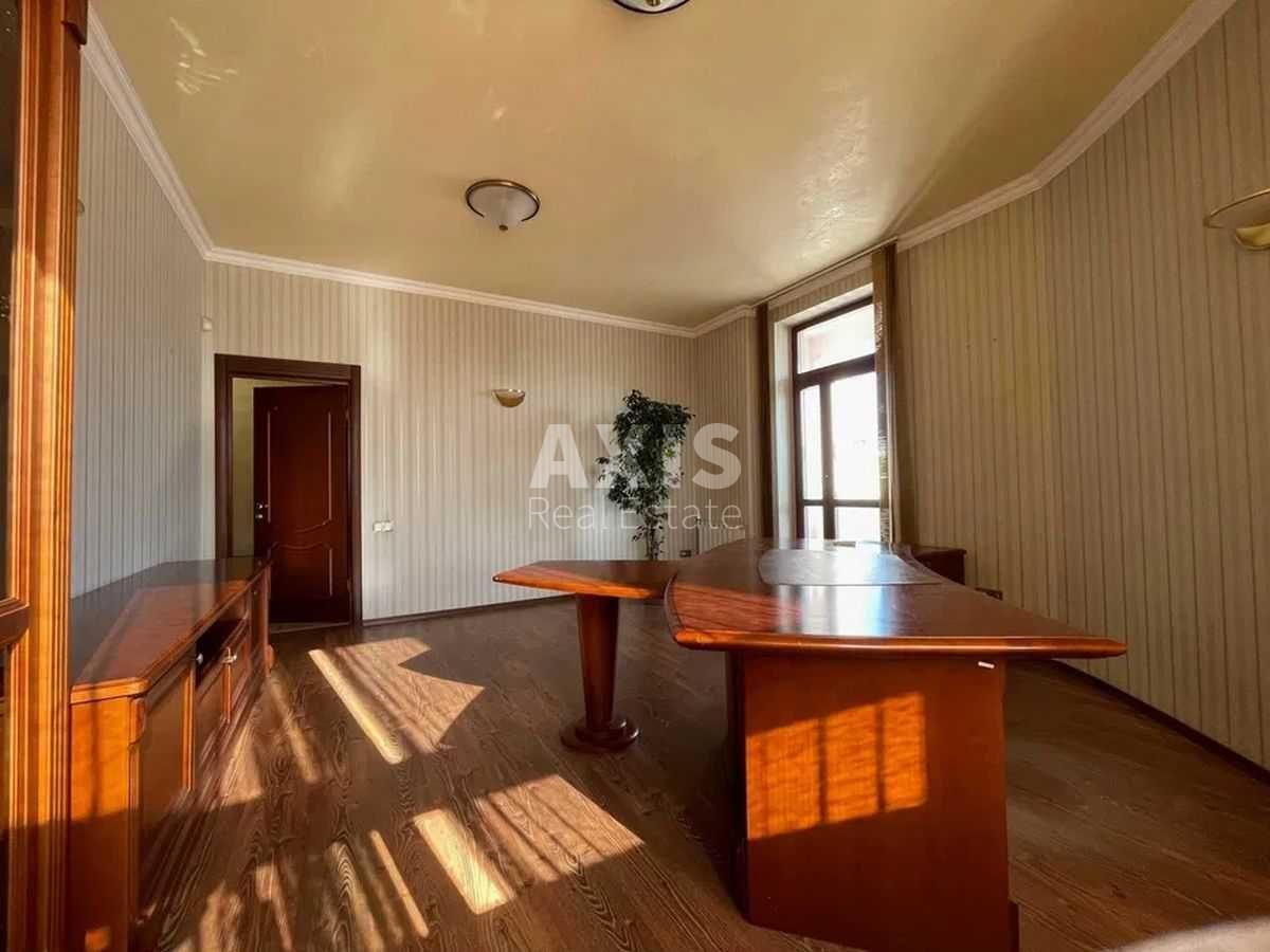 Office vul. Rustaveli Shota 44, 180m25981410