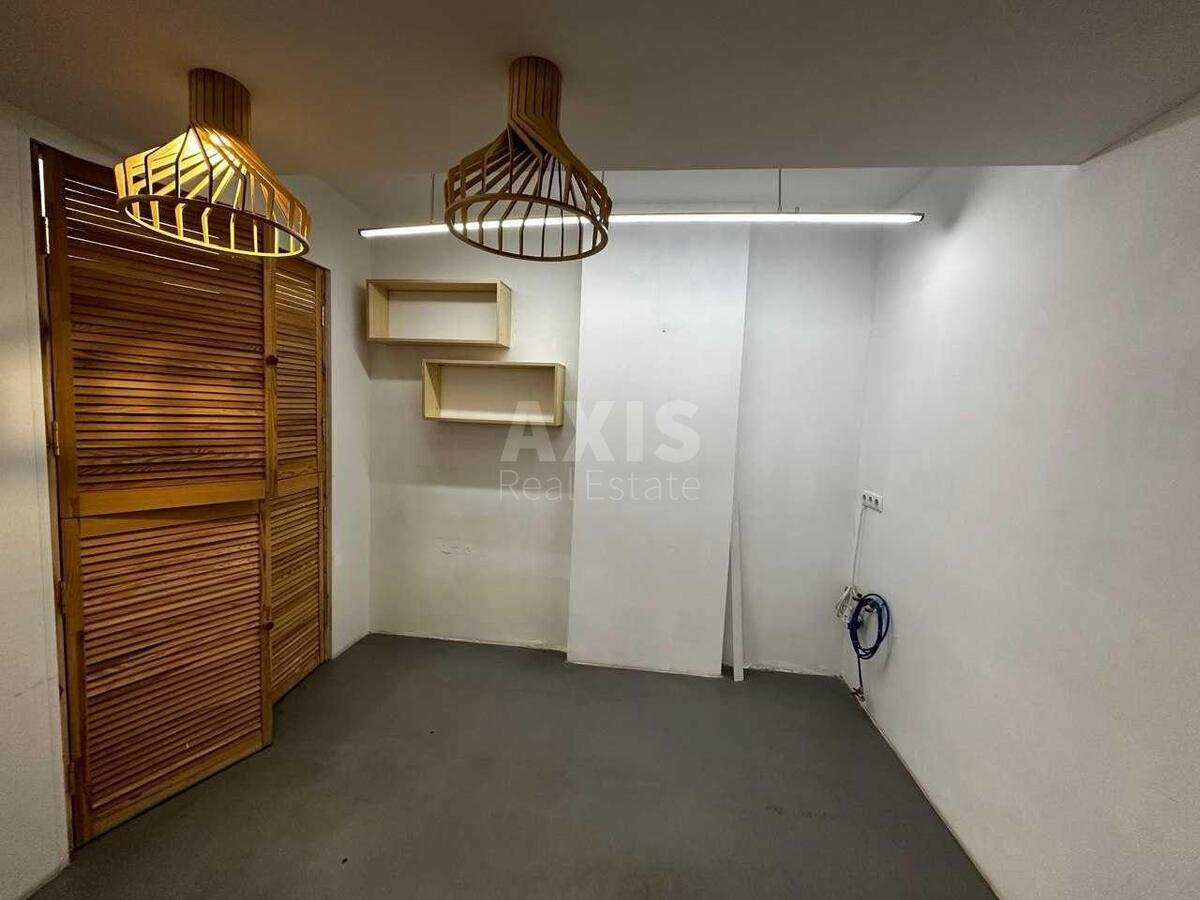 Office bul. Lesi Ukrai'nky 23Б, 400m2567426