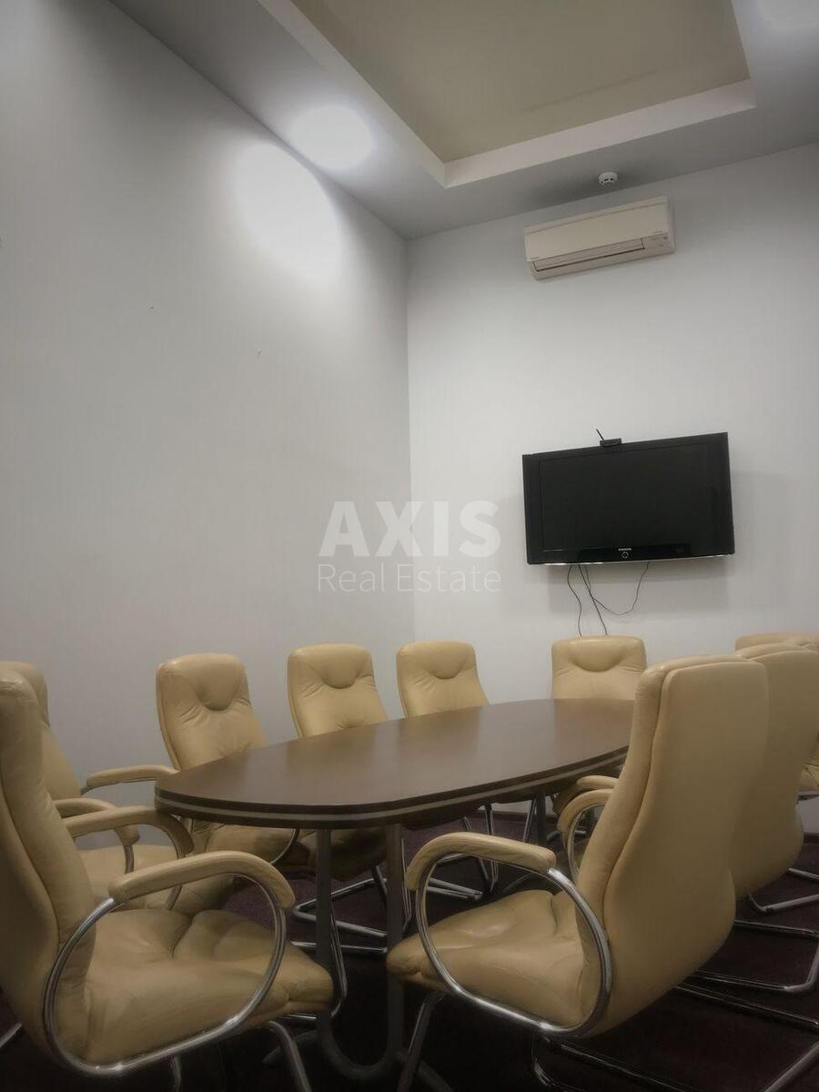 Office vul. Saksagans'kogo 15, 104m262462