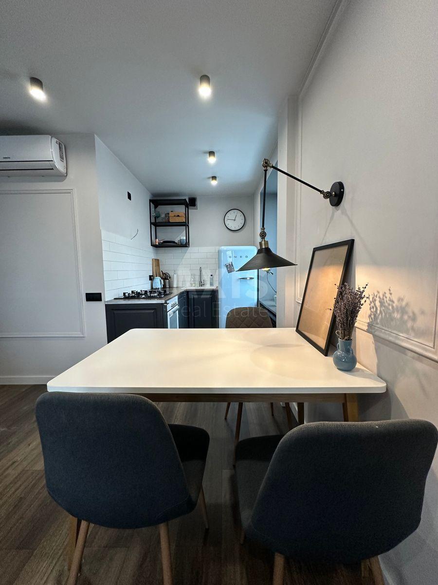 1k apartment vul. Mel'nykova 895803612
