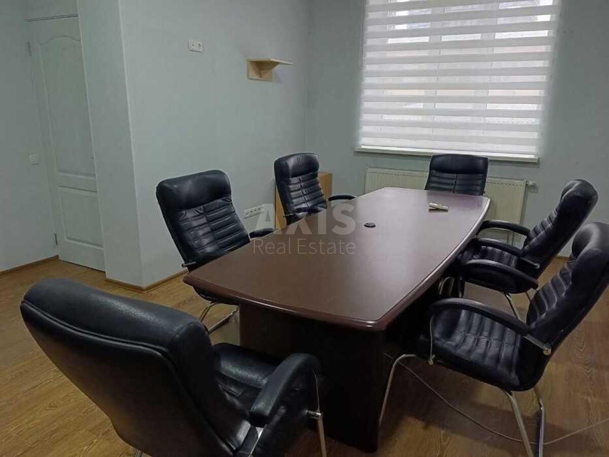 Office vul. Jevgena Konoval'cja 32Г, 177m2623260