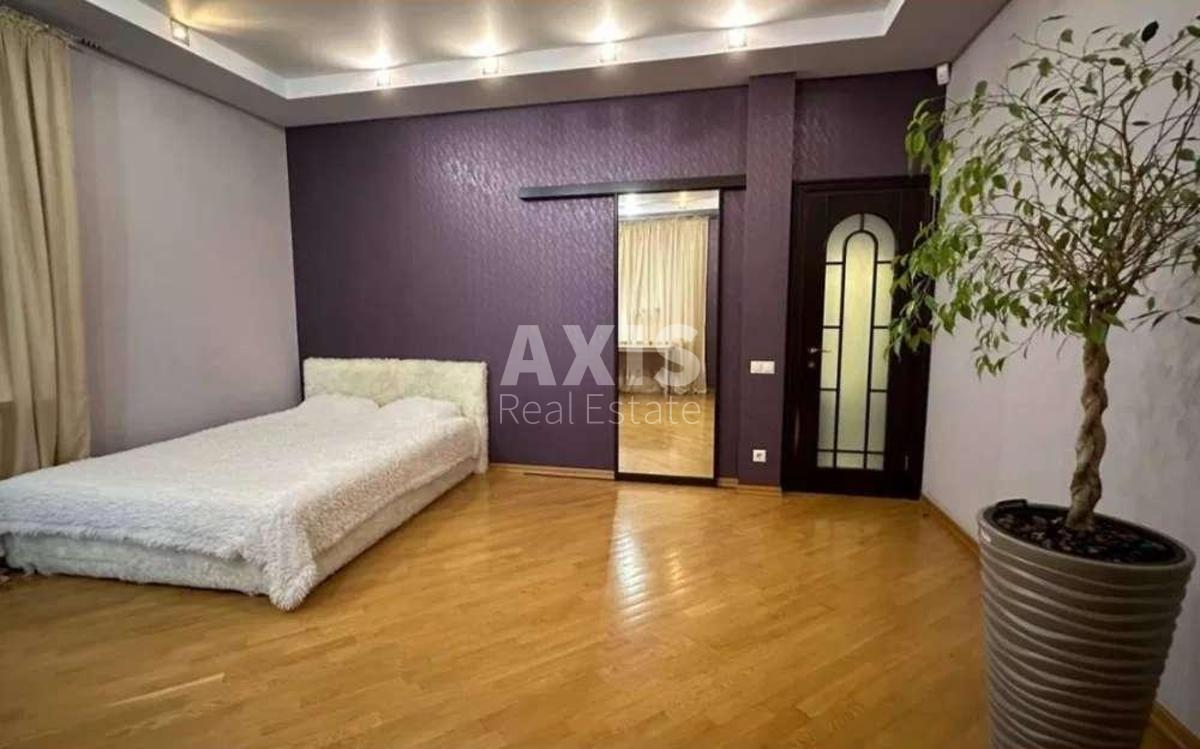 4k apartment vul. Sribnokil's'ka 3А0
