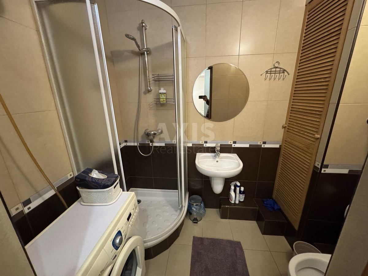 1k apartment uzv. Klovs'kyj 2013