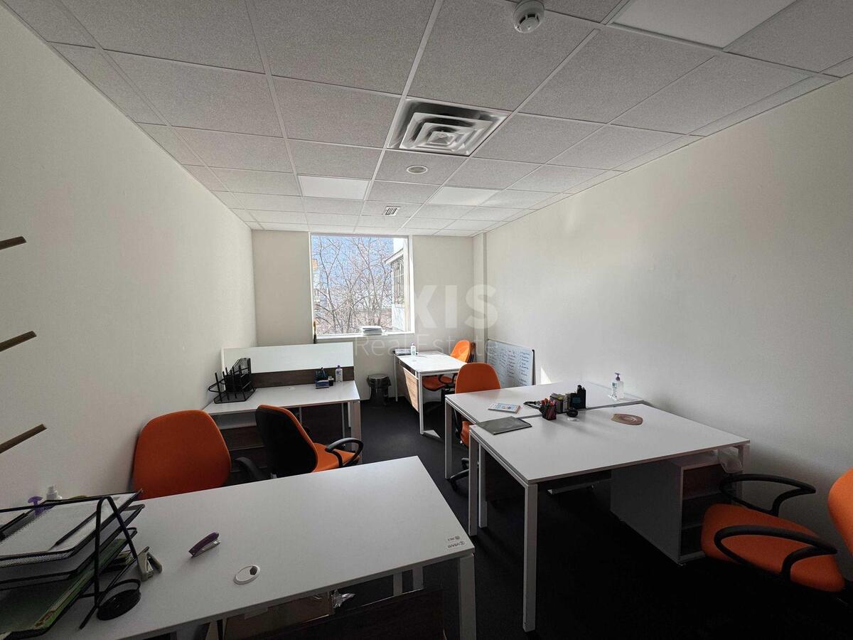 Office vul. Shovkovychna 42/44, 288m22