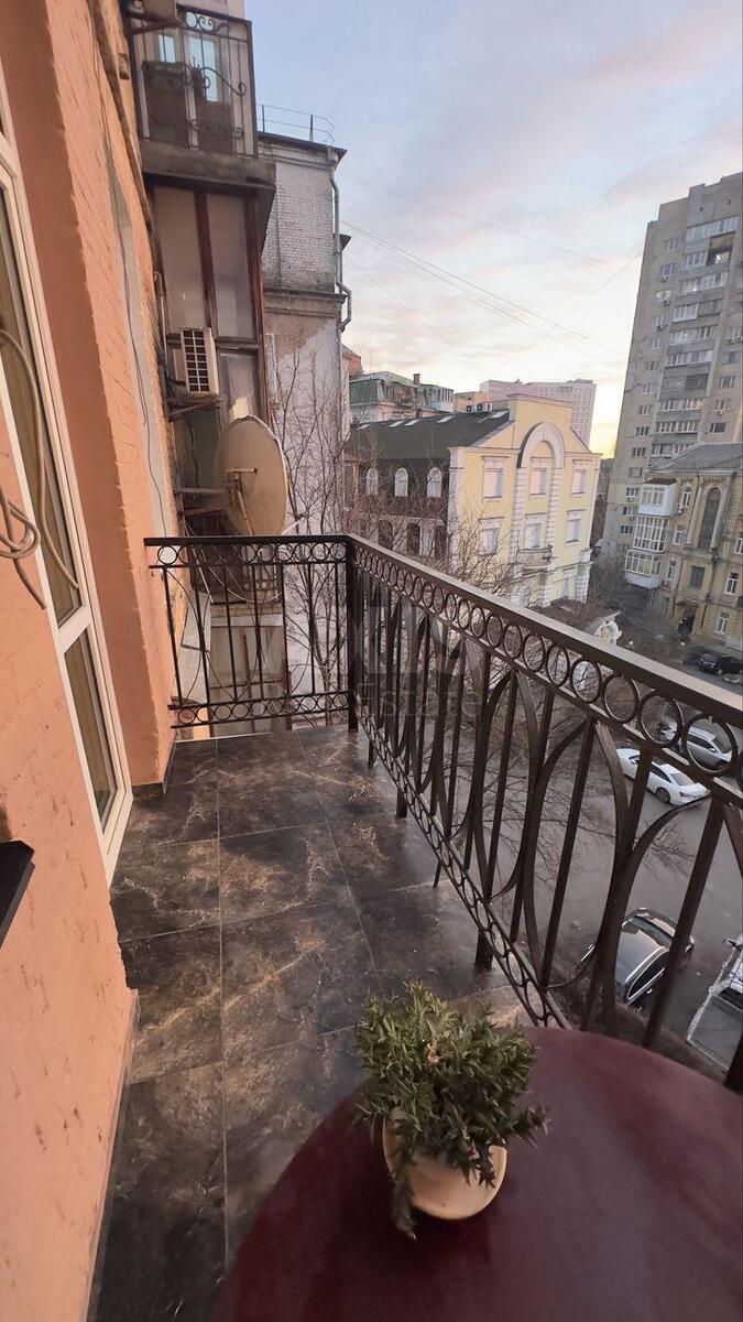 2к квартира ул. Саксаганского 696369321