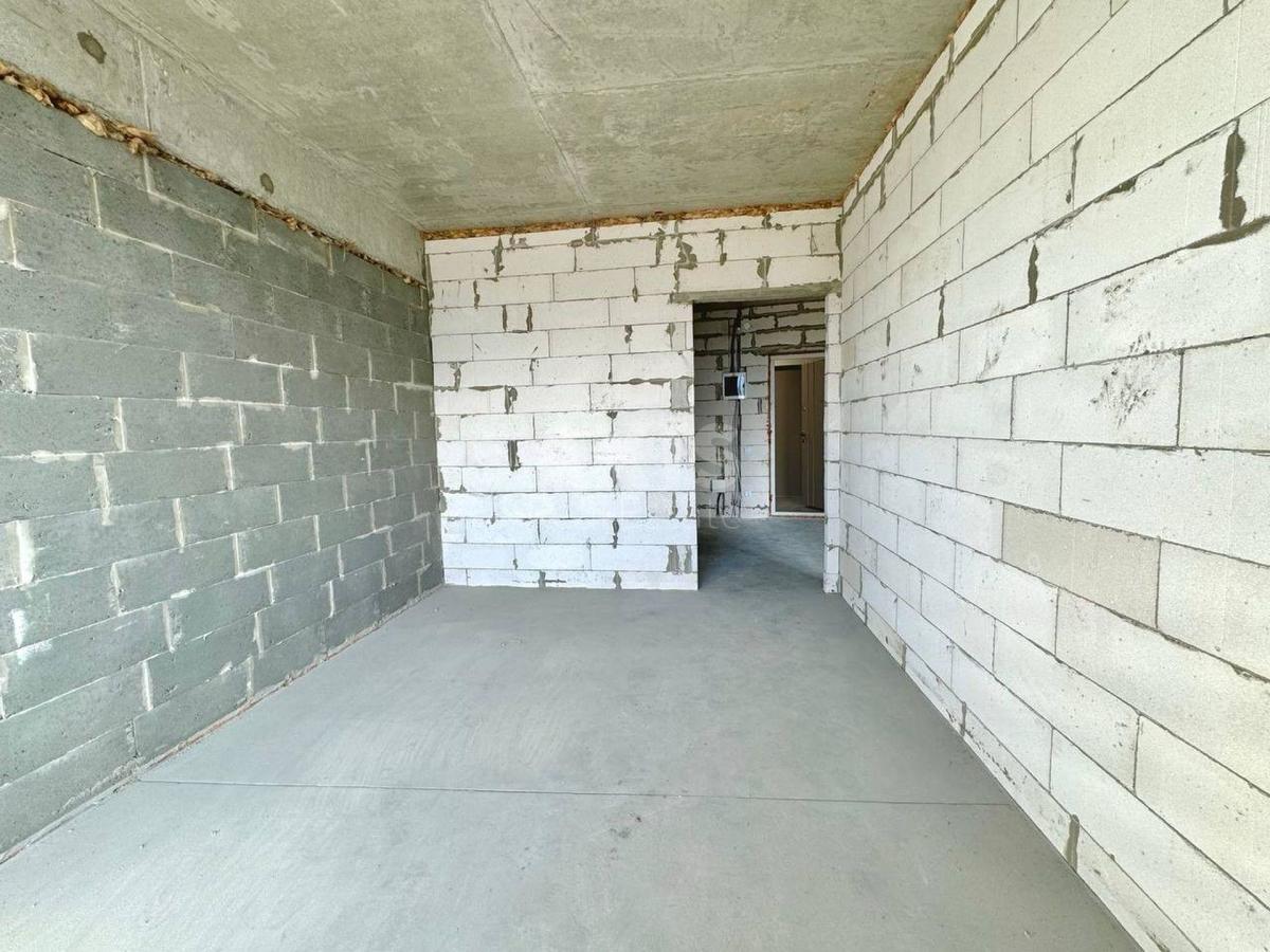 1k apartment nab. Dniprovs'ka 156