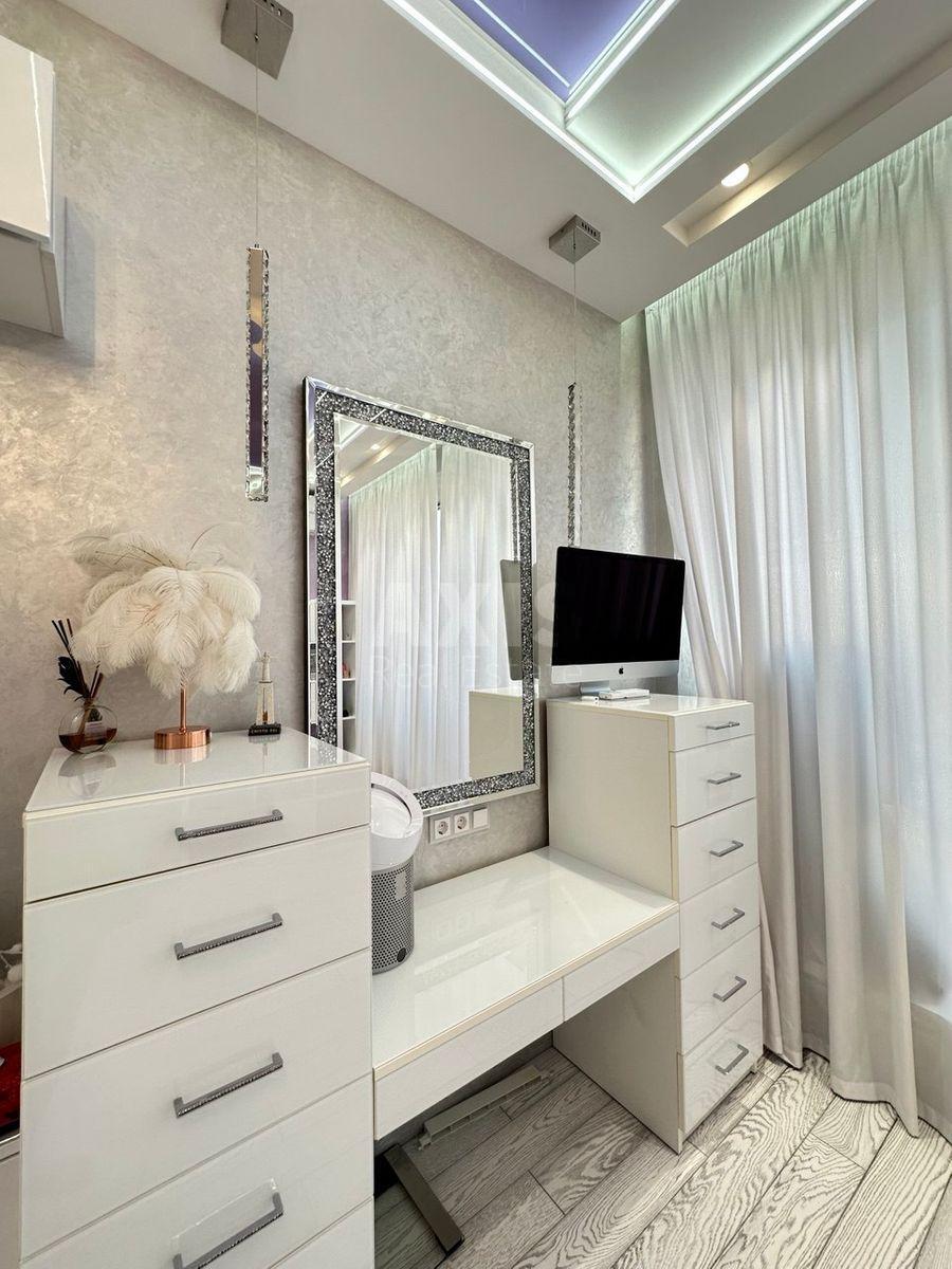 4k apartment vul. Truskavec'ka 4Б5836314