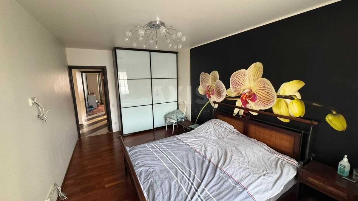 3k apartment vul. Urlivs'ka 19628881