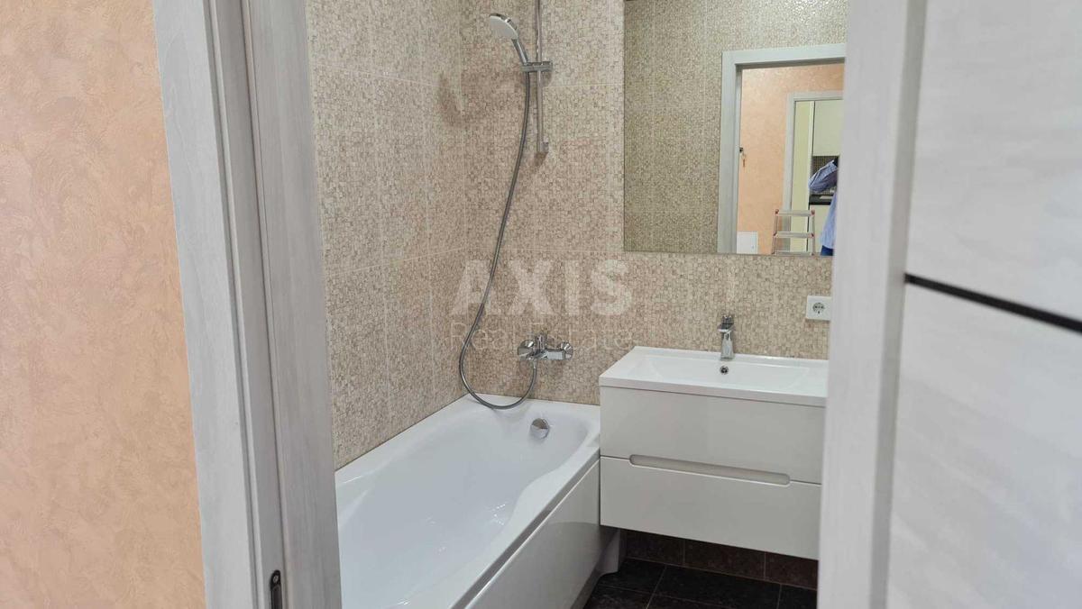 3k apartment vul. Radchenka Petra 275