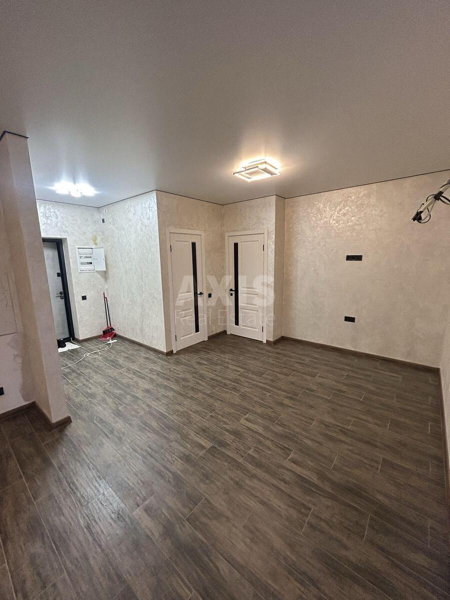 1k apartment vul. Berezhans'ka 15