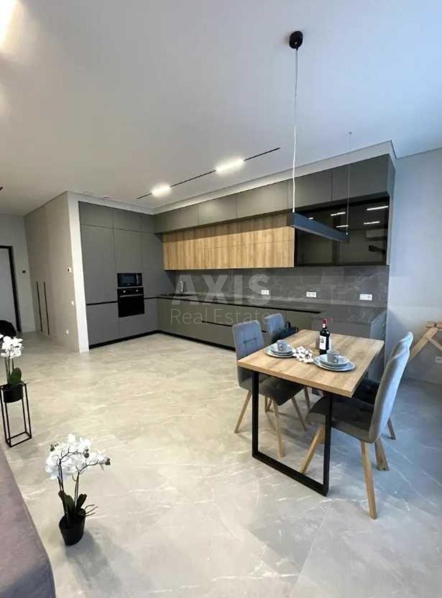 2k apartment vul. Zabolotnogo Akademika 10