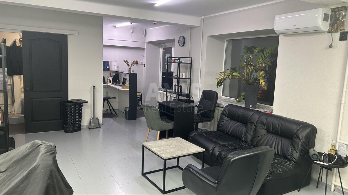 Trade object vul. Lavrs'ka 4, 42m2618956