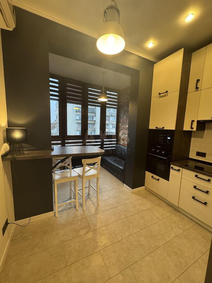 1k apartment vul. Kyrylo-Mefodii'vs'ka 20