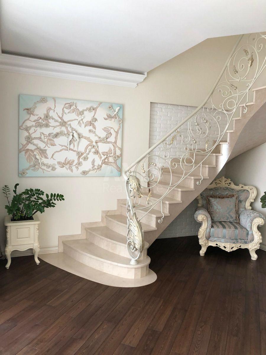 4k apartment vul. Kudri Ivana 72