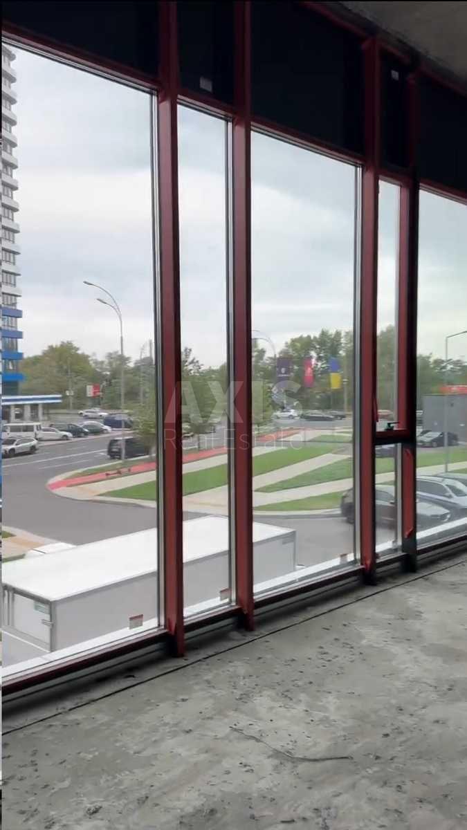 Trade object nab. Dniprovs'ka 15, 600m22