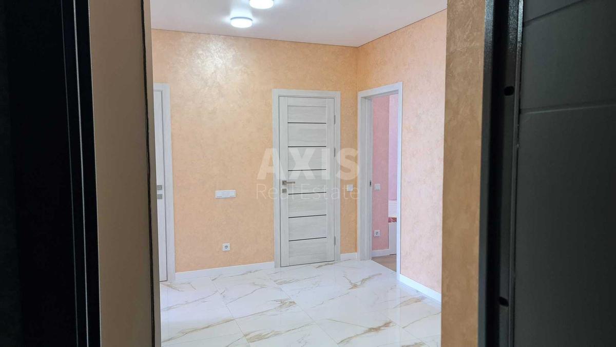3k apartment vul. Radchenka Petra 276