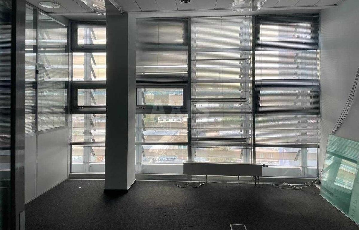 Office vul. Novokostjantynivs'ka 18, 635m2588574