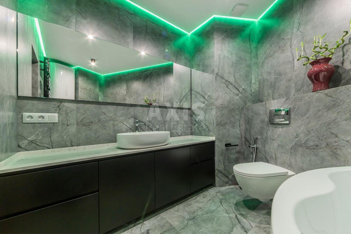 4k apartment pr-t Peremogy 115845310