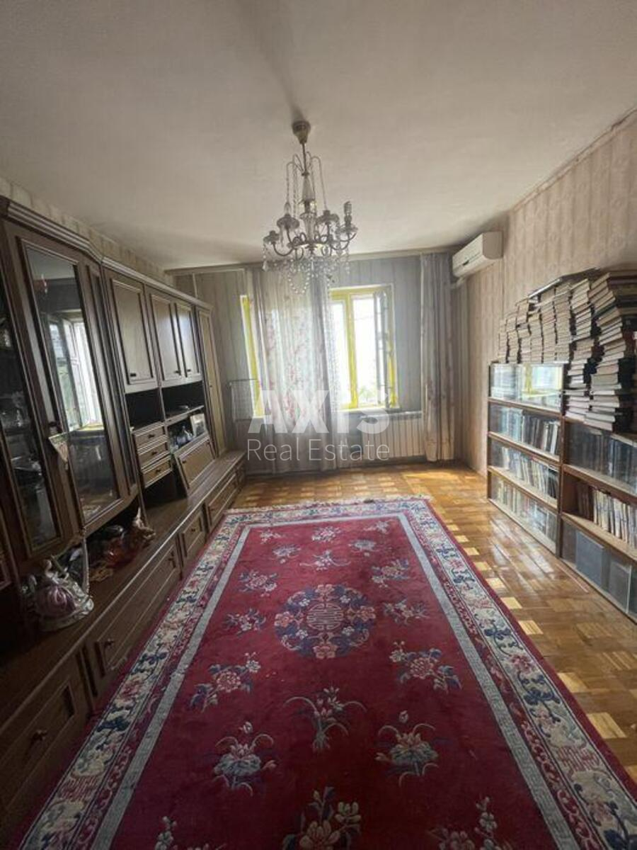 2k apartment vul. Bal'zaka Onore de 18