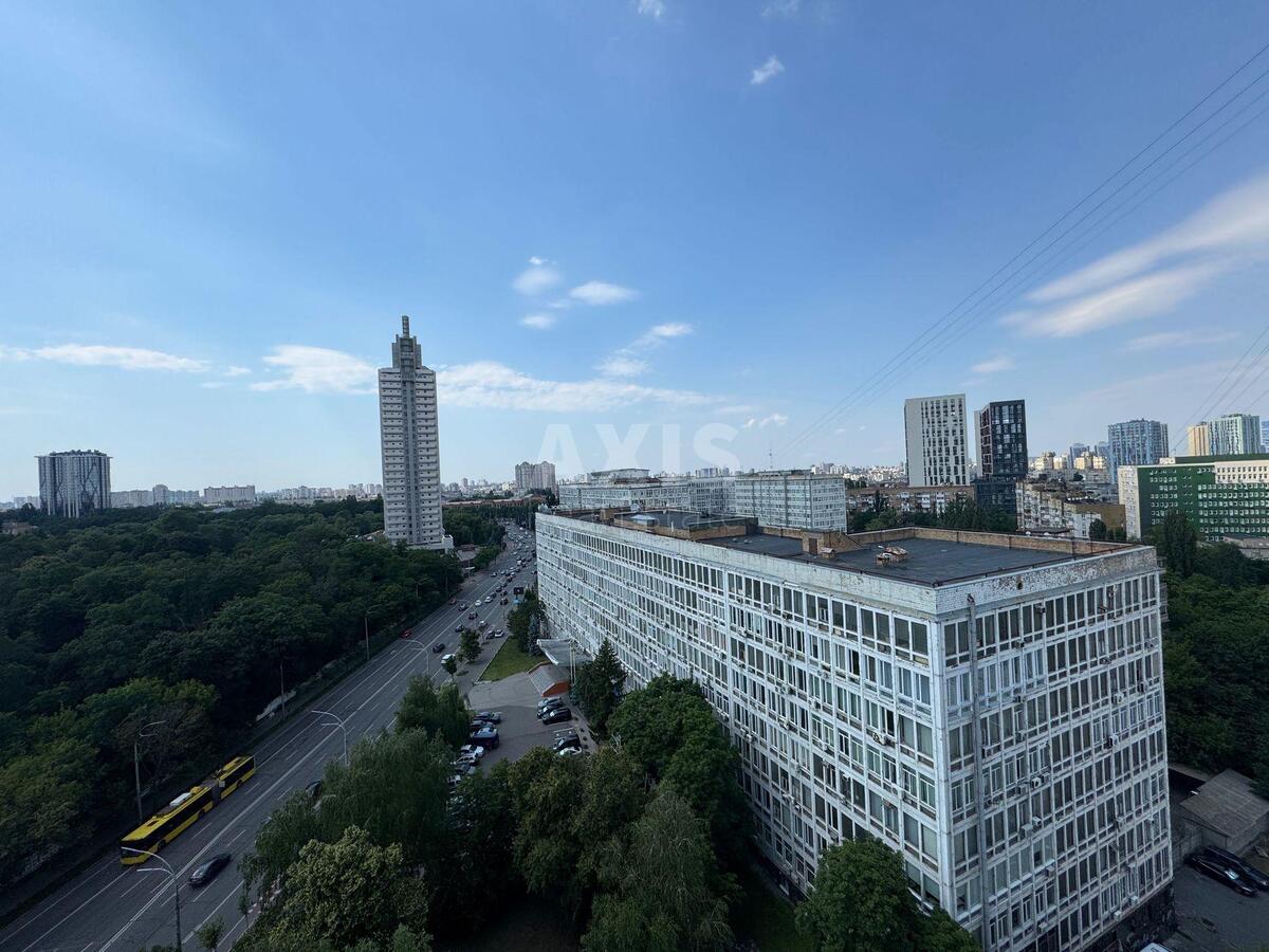 Объект торговли ул. Соломенская 5, 10500м2586482