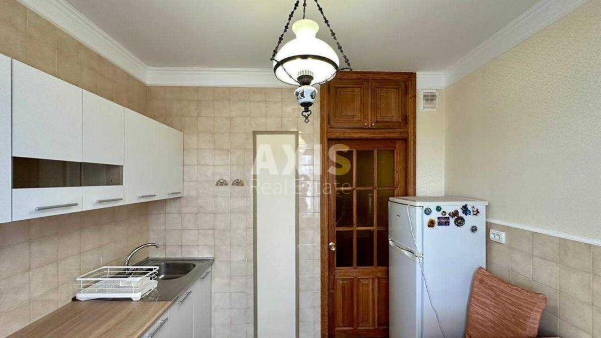 3k apartment vul. Trostjanec'ka 30