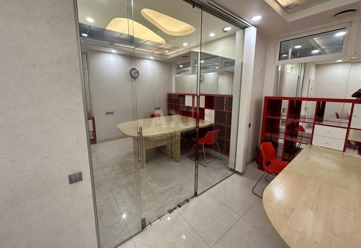 Office vul. Jevgena Konoval'cja 32Б, 60m27
