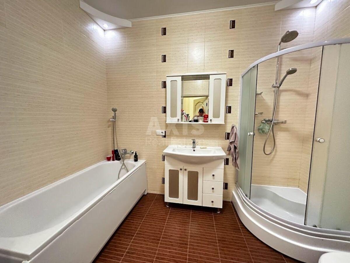 2k apartment uzv. Klovs'kyj 77