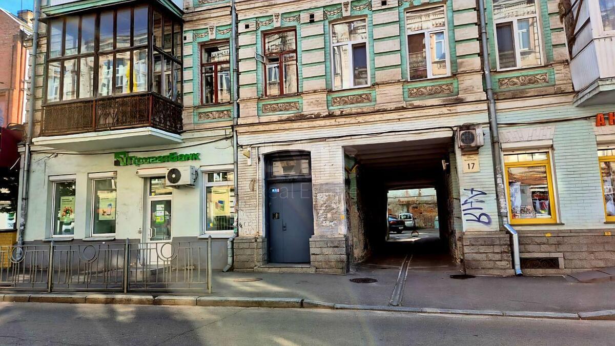 Trade object vul. Mezhygirs'ka 17, 100m21