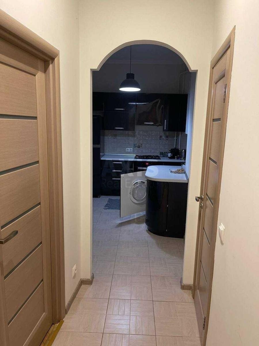 2k apartment vul. Volodymyrs'ka 75