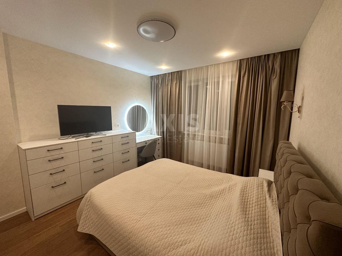 3k apartment vul. Voskresens'ka 182