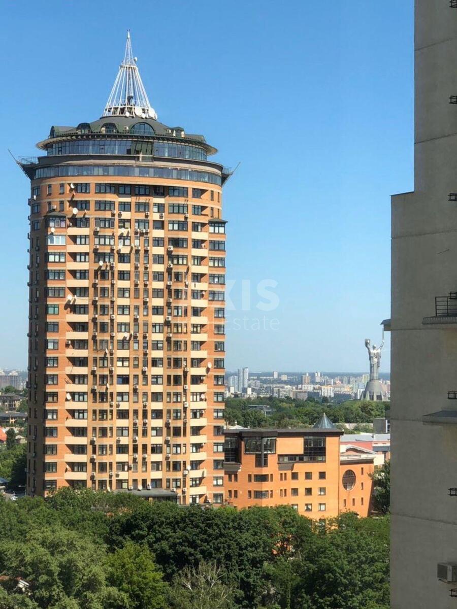 Офис ул. Евгения Коновальца 44А, 164м2