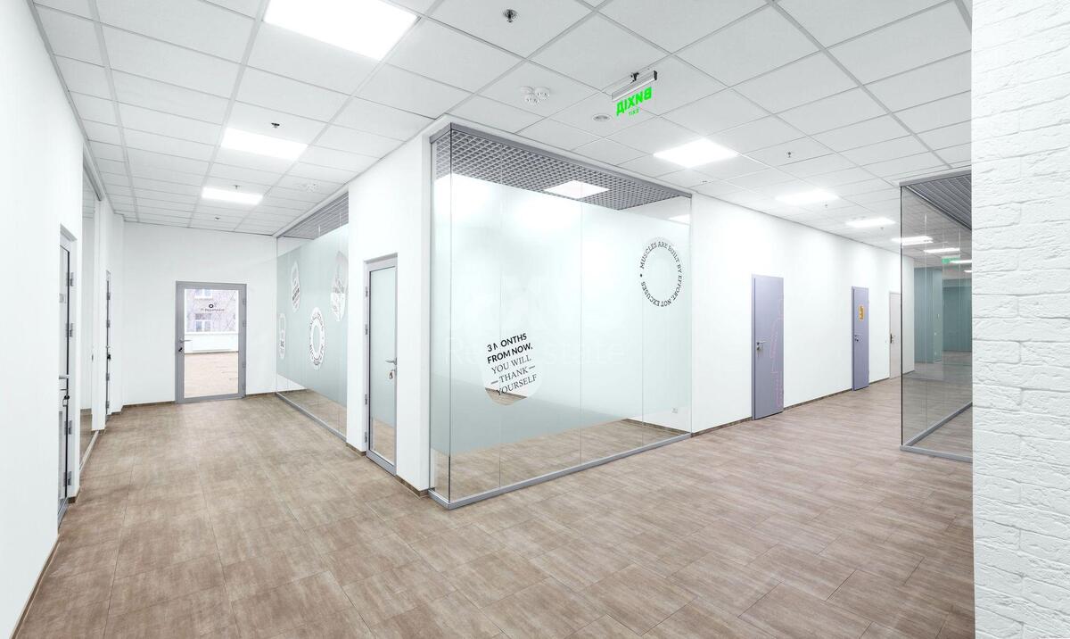 Office vul. Zhyljans'ka 75, 1900m2570402