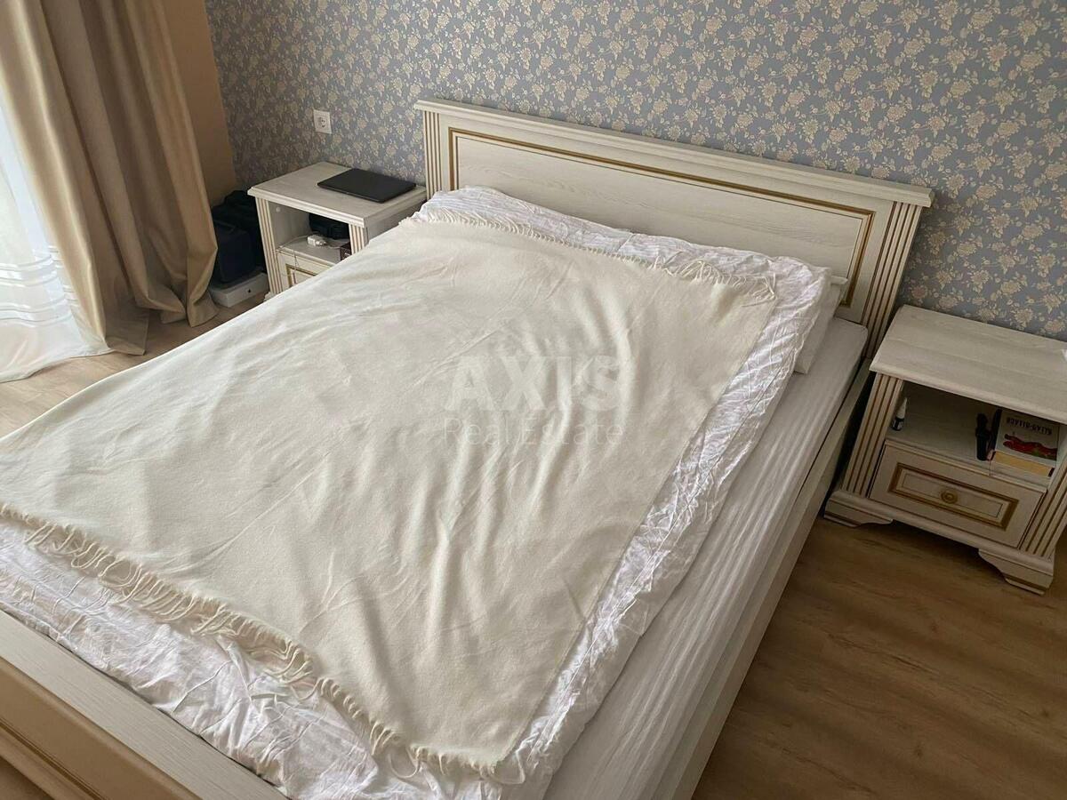 1k apartment vul. Grygorija Guljanyc'kogo 39А3