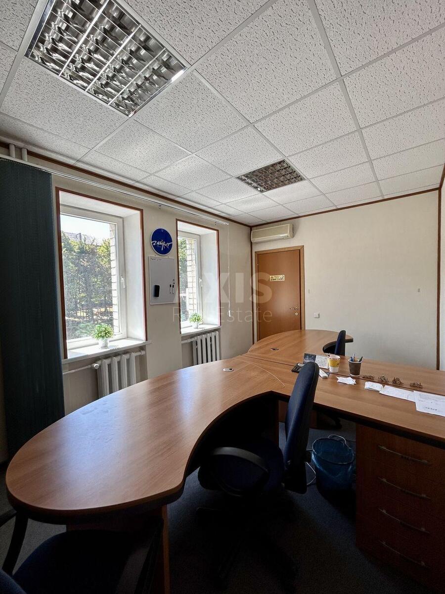 Office vul. Vasylivs'ka 18, 100m2567036